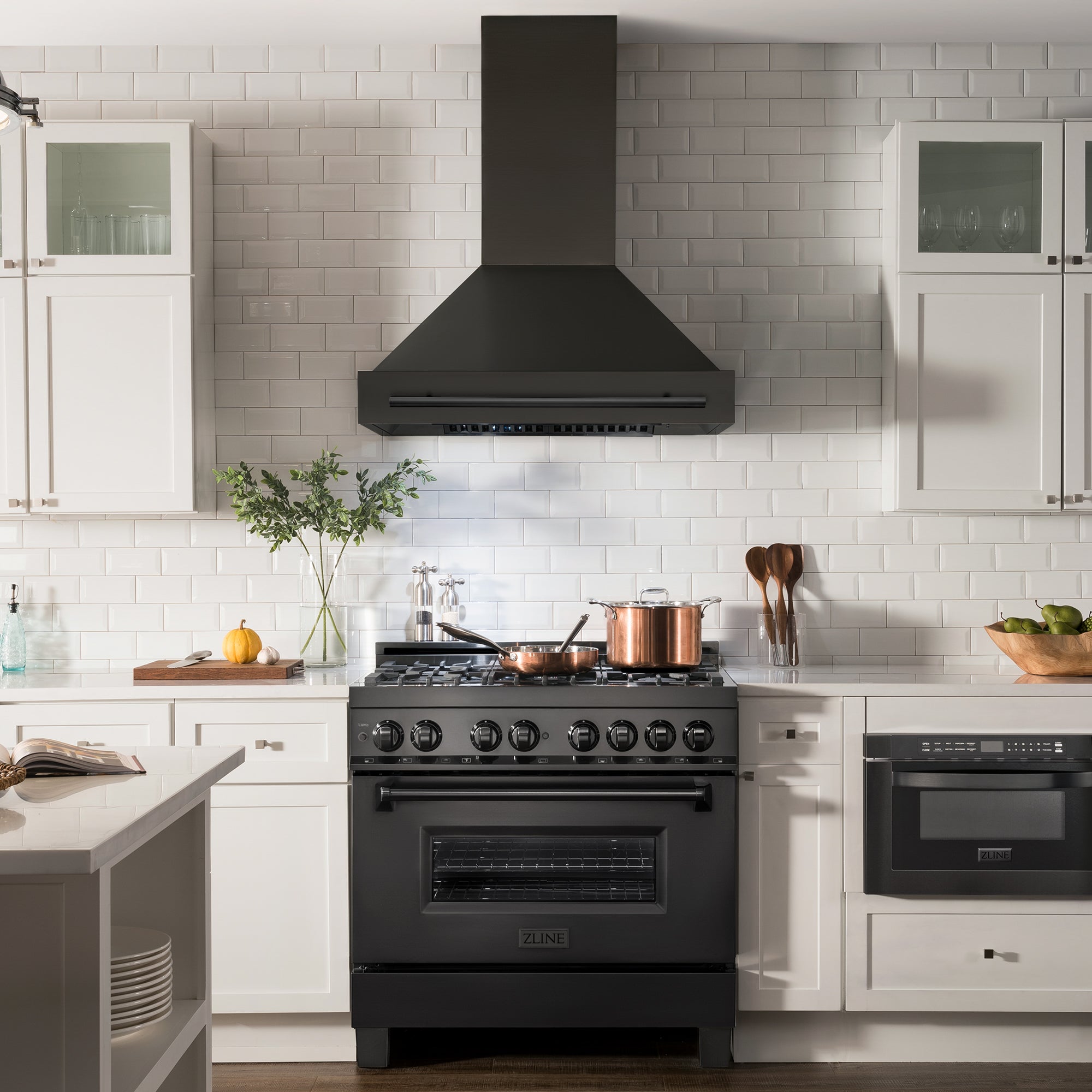 ZLINE 30 in. Range Hood Black Stainless Steel with Black Stainless Steel Handle (BS655-30-BS)