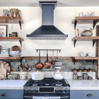 ZLINE 36 in Wall Mount Range Hood Oil-Rubbed Bronze Finish 400 CFM (8KBB-36)