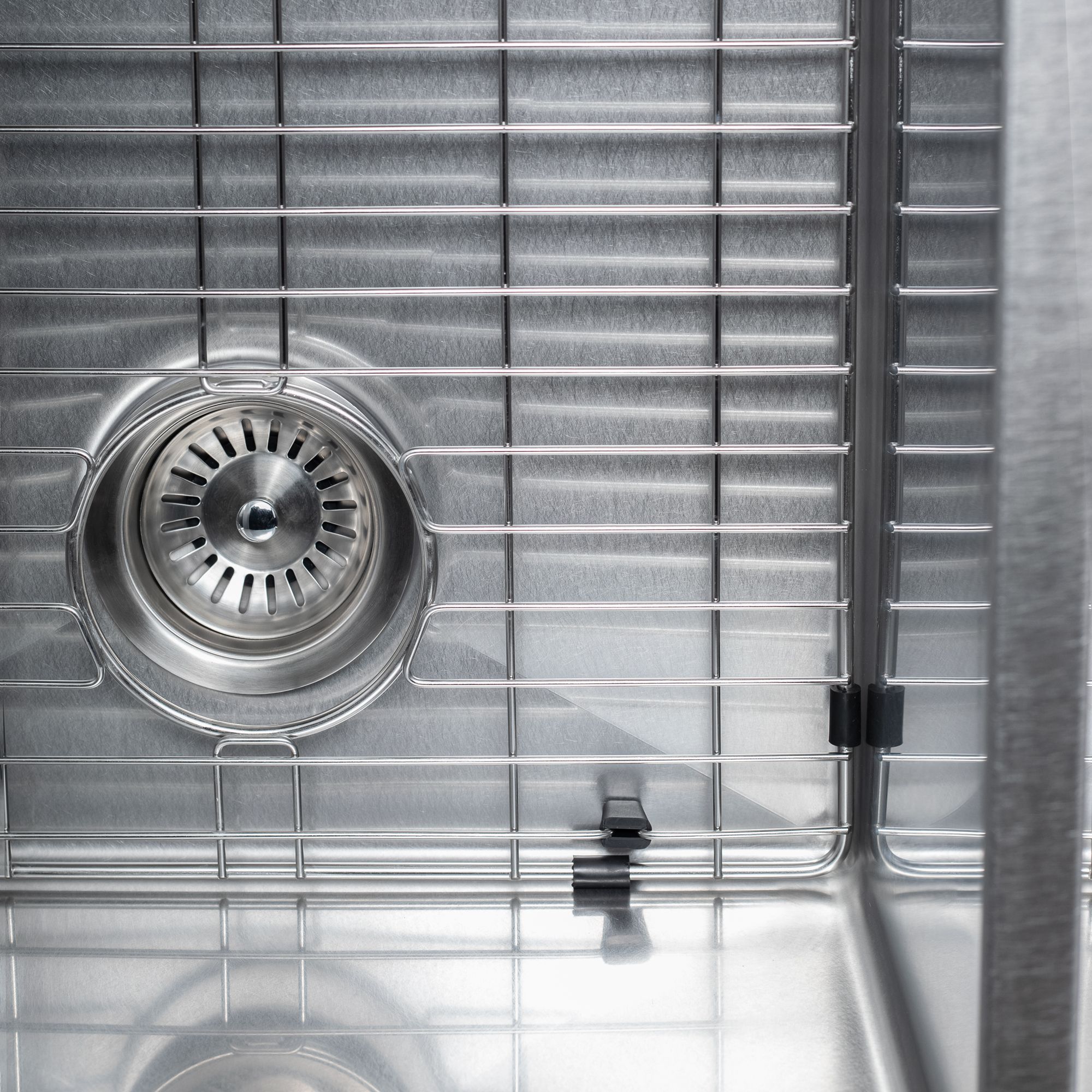 ZLINE 33" Meribel Undermount Single Bowl Satin Stainless Steel Kitchen Sink with Bottom Grid, SRS-33S